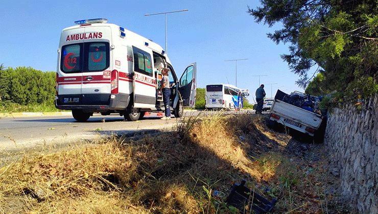 Kamyonet yoldan çıktı: Baba ve oğlu yaralandı
