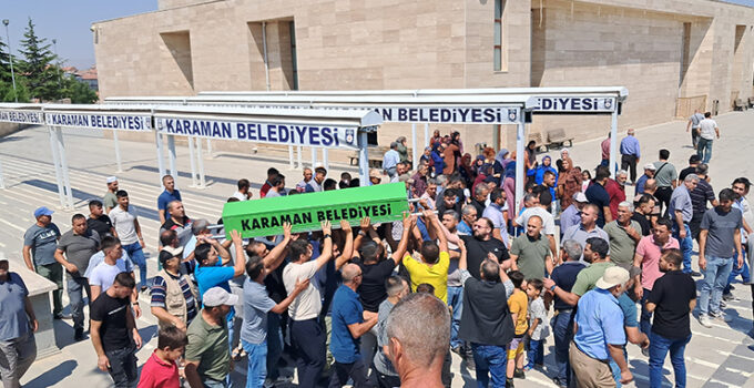 Karaman’da 5’inci kattan düşen 2 yaşındaki Miraç, son yolculuğuna uğurlandı