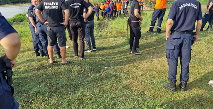 Kardeşini ve yakınını kurtarmak isterken nehirde kaybolan gencin cansız bedeni bulundu