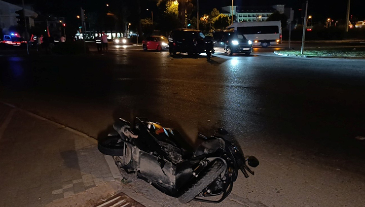 Kasksız kullandığı motosikletle yaptığı kaza hayattan kopardı