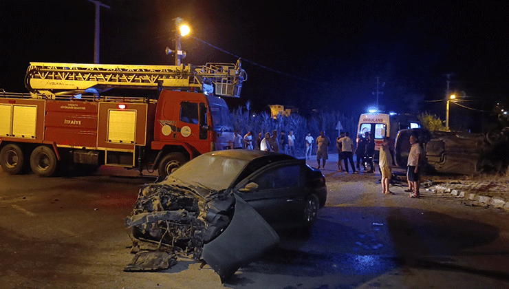 Kavşakta otomobiller çarpıştı: 3 yaralı