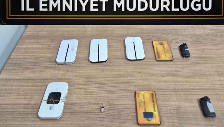 Kırşehir’de ehliyet sınavında kopya düzeneğiyle usulsüzlük yapan 2 zanlı yakalandı