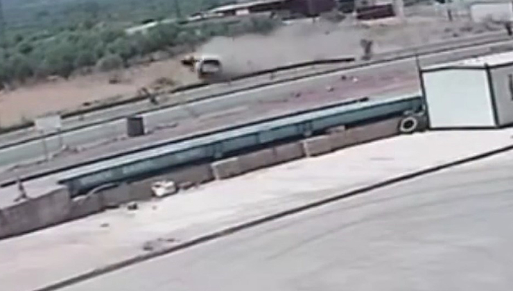 Kontrolden çıkan araç taklalar attı, sürücü hayatını kaybetti