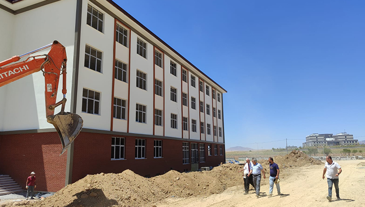 Konya İl Milli Eğitim Müdürü Murat Yiğit, Kulu Fahrettin Koca Fen Lisesini inceledi