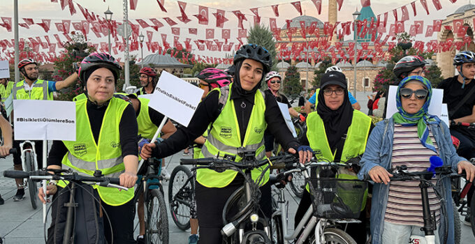 Konya’da bisikletçiler, trafik kazasında hayatını kaybeden arkadaşları için pedal çevirdi