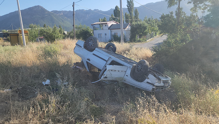Konya’da devrilen otomobildeki 4 kişi yaralandı