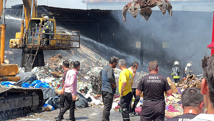 Konya’da fabrikada teneke sürtünmesi yangına neden oldu