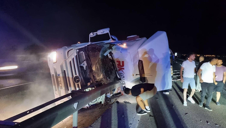 Konya’da facia kaza! Bariyer tıra ok gibi saplandı: 1 ölü
