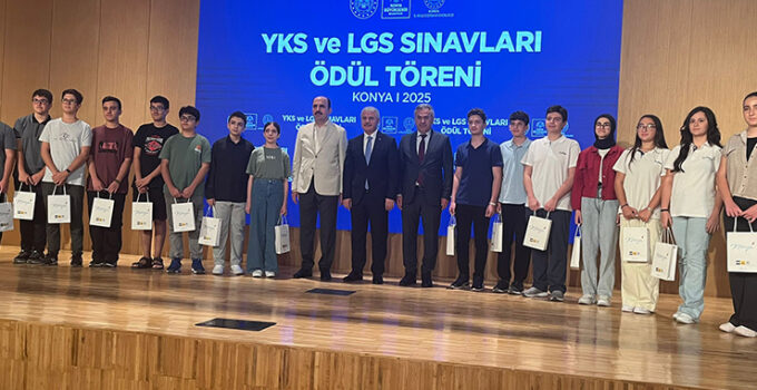 Konya’da LGS ve YKS başarısı ödüllendirildi