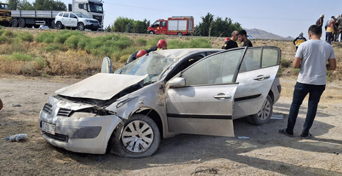 Konya’da otomobil şarampole devrildi: 3 yaralı