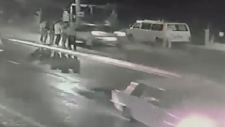 Konya’da otomobilin yayaya çarptığı kaza güvenlik kamerasına yansıdı