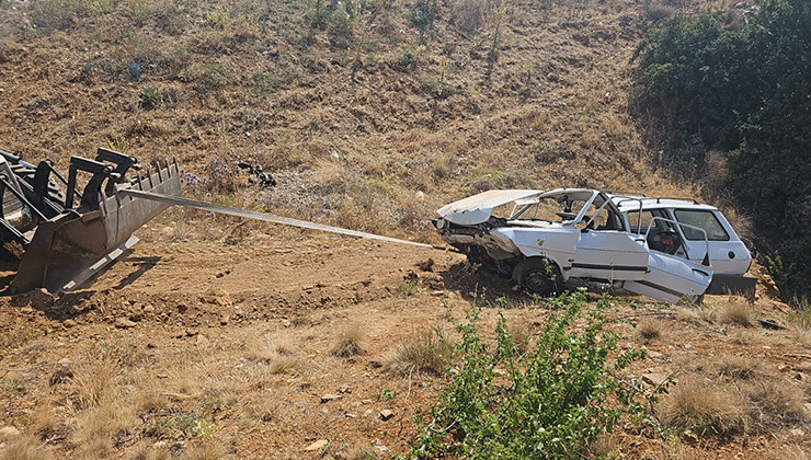 Konya’da şarampole devrilen otomobildeki 4 kişi yaralandı