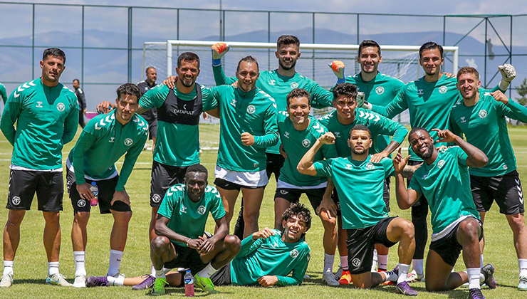 Konyaspor kuvvet topluyor