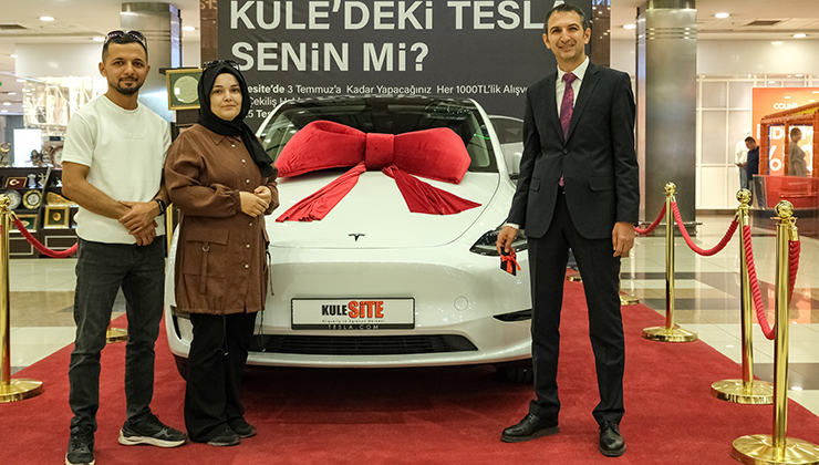 ‘Kule’deki Tesla sahibine teslim edildi