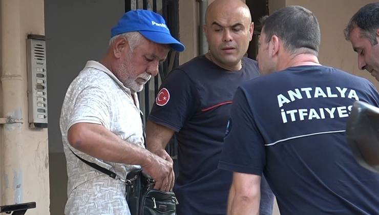 Madde bağımlısı genç evi yaktı, anne ile baba yaşananlara isyan etti