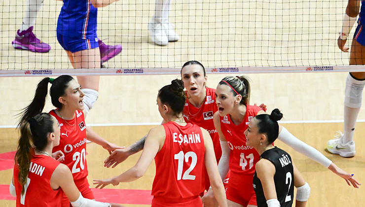 MİLLİLERİN RAKİBİ HOLLANDA