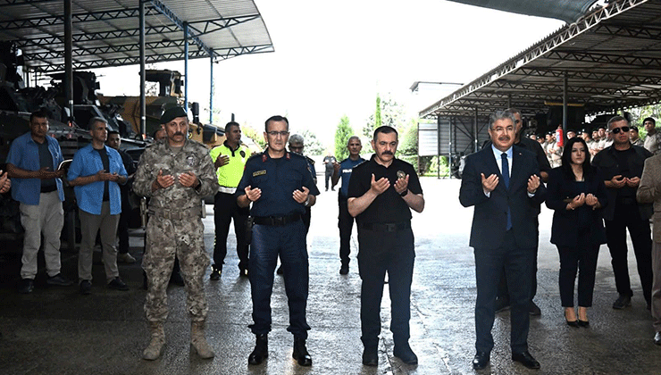 Özel Harekat polisleri dualarla Suriye’ye uğurlandı