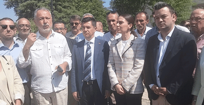 Polis kalkanını yumruklayan Marmaris Belediye Başkanı Ünlü hakim karşısına çıktı