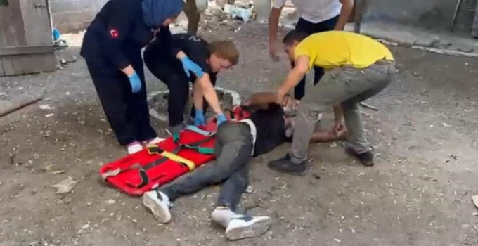 Polisi gören torbacı damdan atlayıp ayağını kırdı