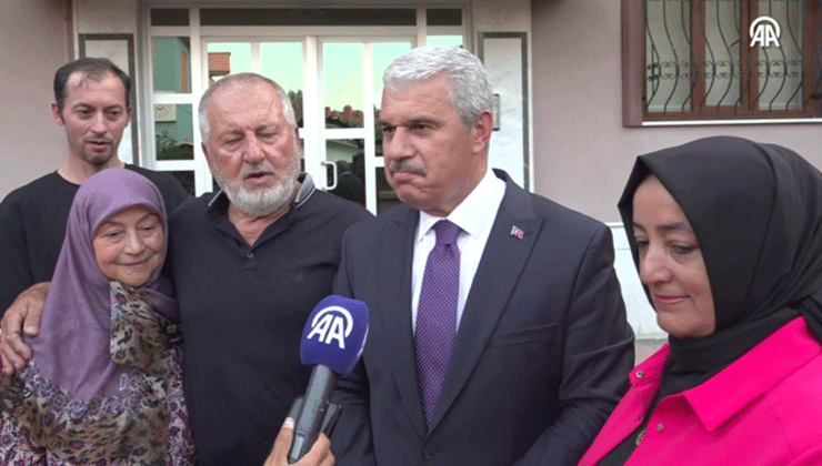 Konya Valisi Akın, Aile Yılı etkinlikleri kapsamında evlilikte 54. yılını dolduran çifti ziyaret etti