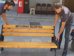Seydişehir Belediyesi ürettiği bank ve mobilyalarla belediye bütçesine katkı sağlıyor