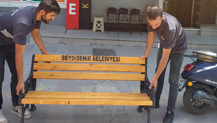Seydişehir Belediyesi ürettiği bank ve mobilyalarla belediye bütçesine katkı sağlıyor