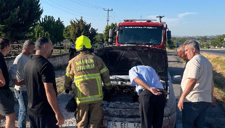 Susurluk’ta araç yangınına müdahale edildi