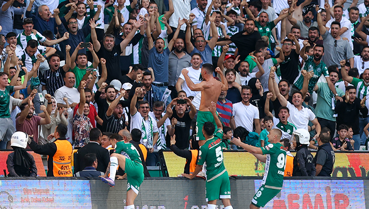 TARAFTARA KOMBİNE JESTİ