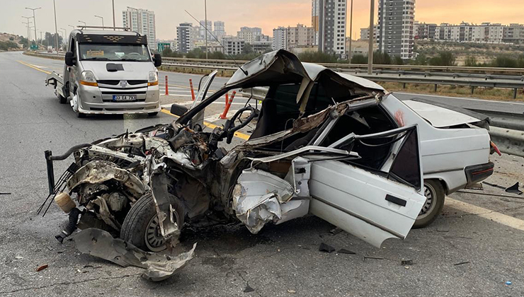 Tarsus’ta trafik kazası: İki kardeşten biri öldü, diğeri yaralandı