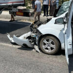 Tıra arkadan çarpan otomobilin sürücüsü ağır yaralandı