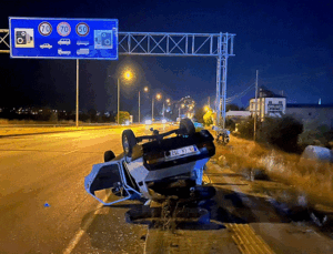 Tırın sıkıştırdığı otomobil takla attı: 1 yaralı