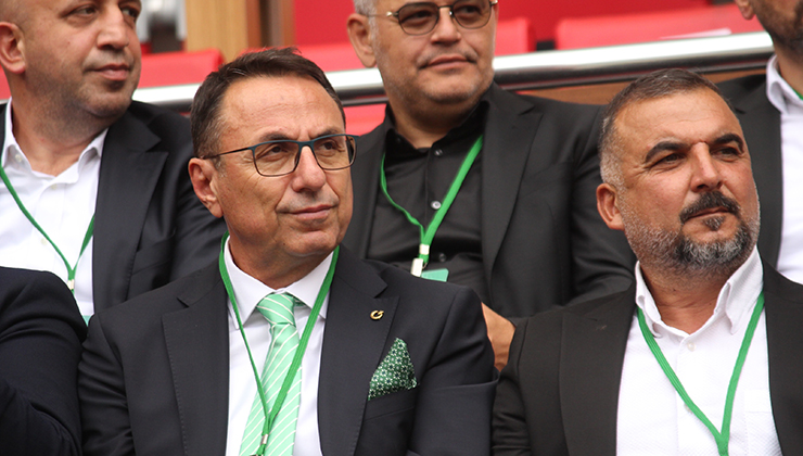 Transferde öncelik sağ bek mevkisinde