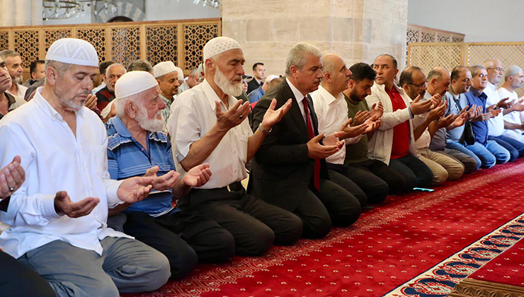 Vali Akın, Mevlid ve Hatmi Şerif duasına katıldı