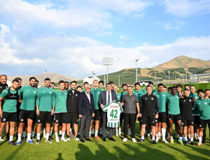 Vali Çiftçi, Konyaspor antrenmanını izledi