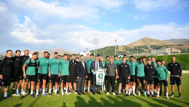 Vali Çiftçi, Konyaspor antrenmanını izledi