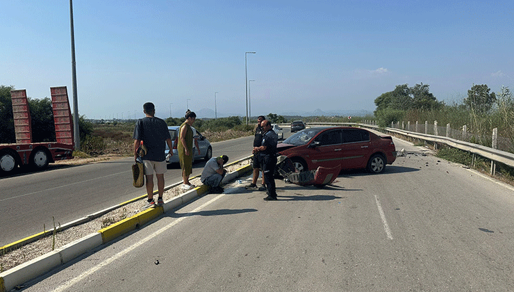 Virajı alamayan otomobil refüje çarptı. 1 yaralı