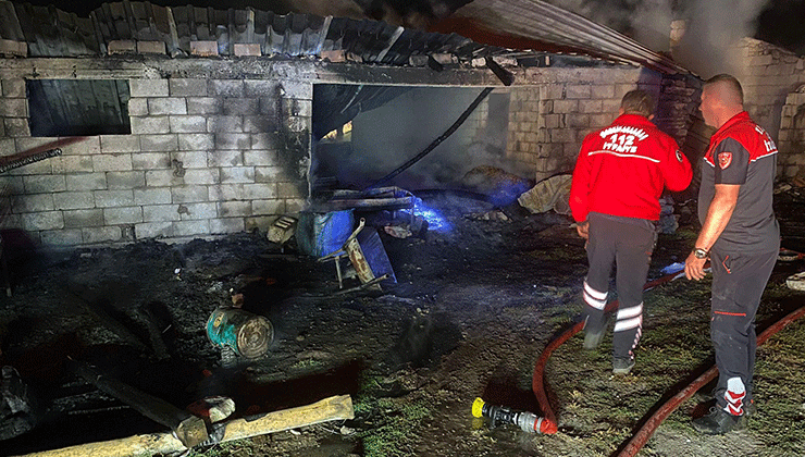 Yalvaç’ta besihane yangını: 14 küçükbaş hayvan ve 50 hindi telef oldu
