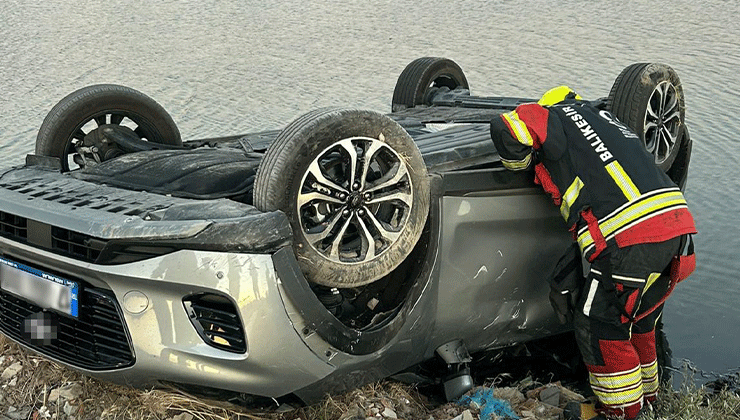 Yol dışına savrulan otomobil takla attı, sürücü kayıp