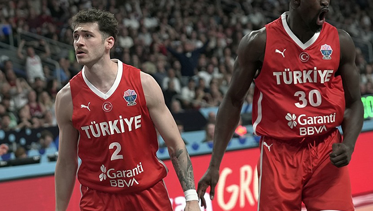 12 Dev Adam’dan farklı galibiyet