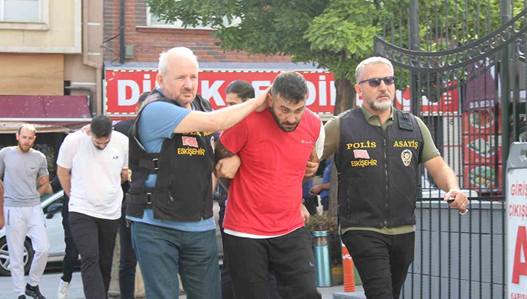 2 kişinin öldüğü, 1 kişinin ağır yaralandığı kavgada 4 tutuklama