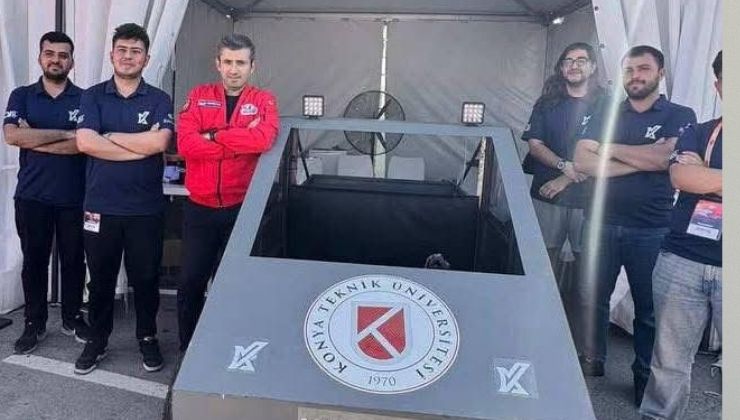 Bakan Kacır ve Bayraktar, KTÜN’lü öğrencilerin çalışmalarını inceledi