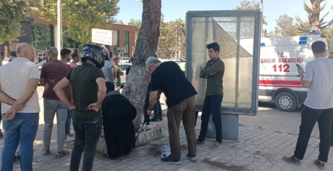 Direksiyon başında nefes borusuna ekmek kaçan sürücü hayatını kaybetti