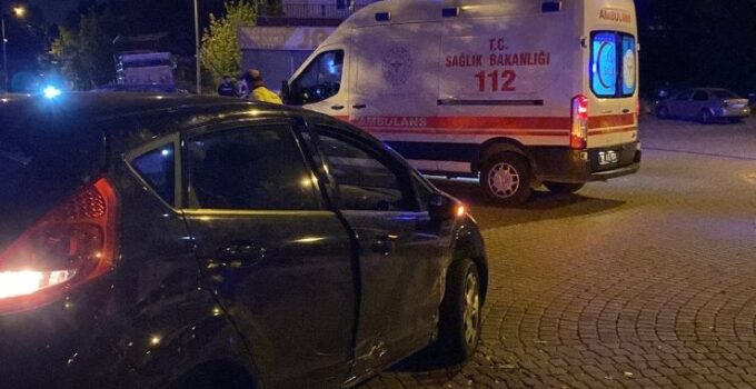 Kazada savrulan otomobil park halindeki otomobile çarptı: 2 yaralı