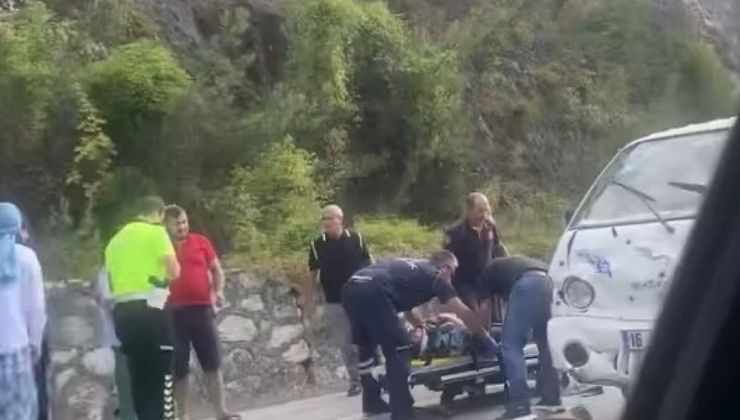 Bursa’da kamyonet otomobile çarptı: 4 yaralı