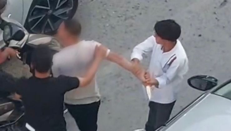 Van’da trafikte bıçaklı kavga