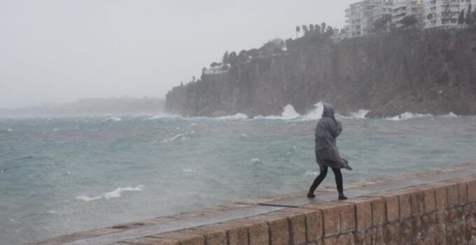 Meteorolojiden Batı Akdeniz için fırtına uyarısı