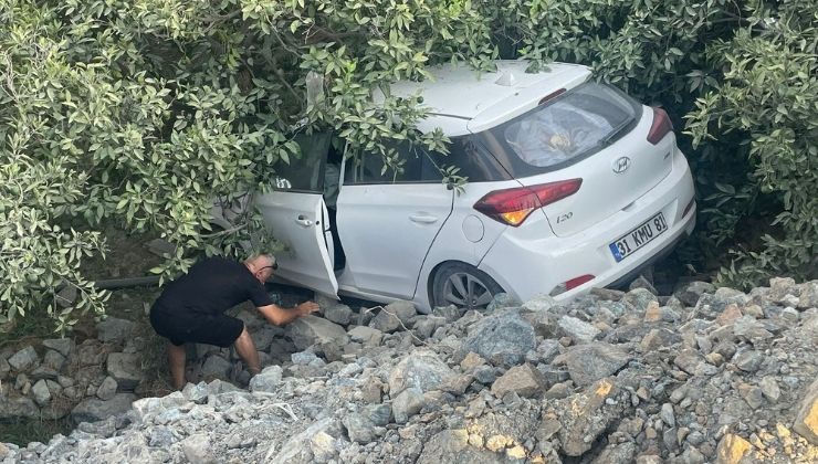 Kontrolden çıkan otomobil bahçeye uçtu: 1 yaralı