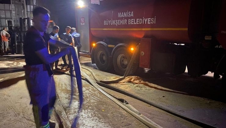 Turgutlu’da kereste işletmesinde yangın paniği