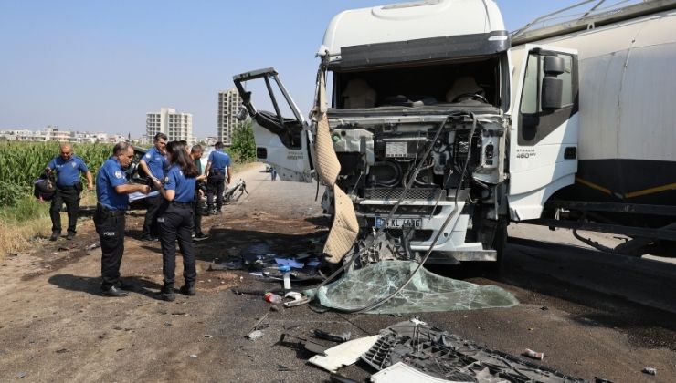 Tanker karşı şeride geçip otomobile çarptı, kamyon yan devrildi: 2 yaralı