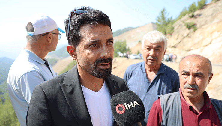 Adana’da 5 kişinin öldüğü yolda, muhtarlar nöbet tutan ailelere destek verdi